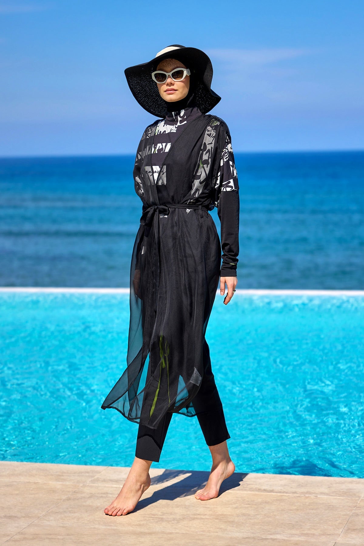 Black Sleeveless Silky Kimono